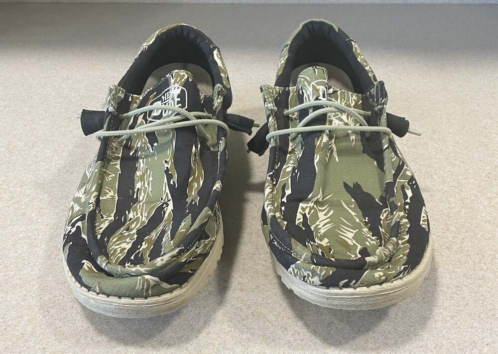 Hey Dude Shoes Wally Camouflage Tiger Stripe Camo Men’s Size 11 Casual Wear